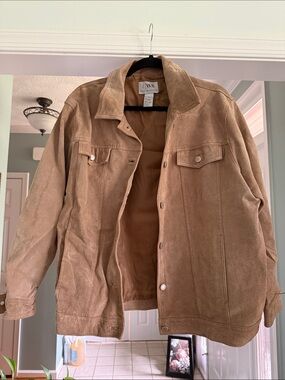 Women’s Leather Jacket 
Dry Clean Only